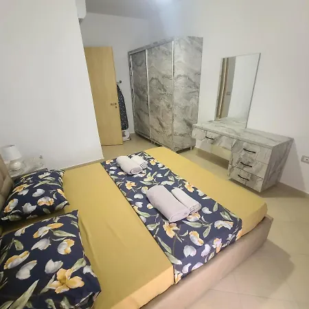 Deda's Summer Apartment *